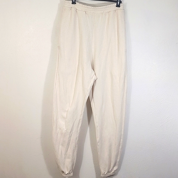 Off white sweats with drawstring and two pockets in front sz M - Picture 1 of 10